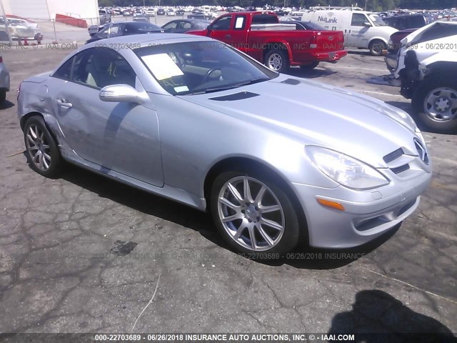 WDBWK56F25F055467 - 2005 MERCEDES-BENZ SLK 350 SILVER photo 1