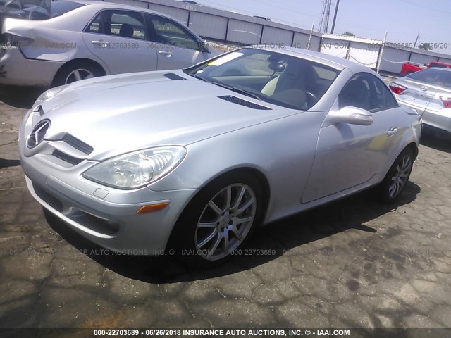 WDBWK56F25F055467 - 2005 MERCEDES-BENZ SLK 350 SILVER photo 2