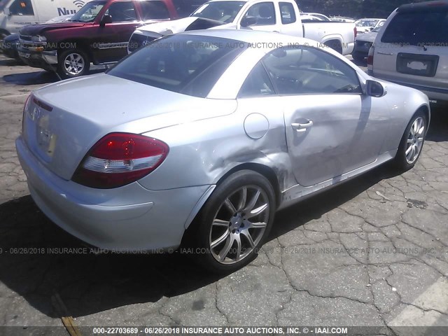 WDBWK56F25F055467 - 2005 MERCEDES-BENZ SLK 350 SILVER photo 4