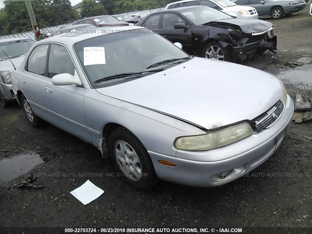 1YVGE22A2P5135683 - 1993 MAZDA 626 DX/LX SILVER photo 1