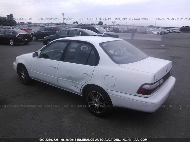 2T1BB02E3VC185847 - 1997 TOYOTA COROLLA DX WHITE photo 3