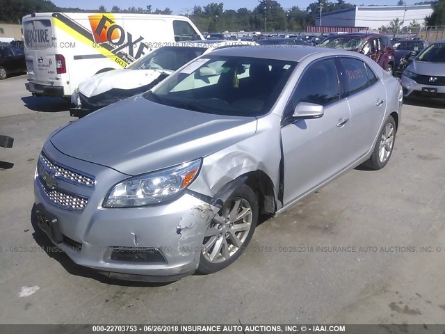 1G11H5SA6DF285329 - 2013 CHEVROLET MALIBU LTZ 银色 照片 2