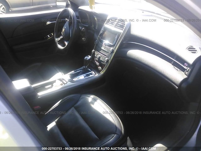 1G11H5SA6DF285329 - 2013 CHEVROLET MALIBU LTZ 银色 照片 5