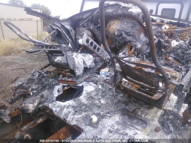 3AKJGLBG9DSBS6793 - 2013 FREIGHTLINER CASCADIA 125  WHITE photo 5