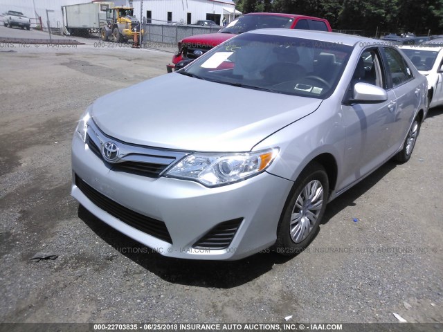 4T4BF1FK0DR280542 - 2013 TOYOTA CAMRY L/SE/LE/XLE 银色 照片 2