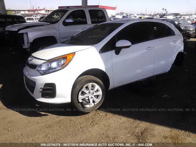 KNADN5A37G6678340 - 2016 KIA RIO EX/SX WHITE photo 2