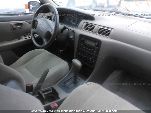 JT2BG22K310601489 - 2001 TOYOTA CAMRY CE/LE/XLE 红色 照片 5