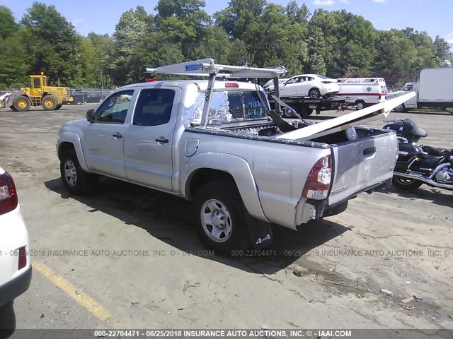 5TFLU4EN4CX040946 - 2012 TOYOTA TACOMA DOUBLE CAB ვერცხლისფერი ფოტო 3