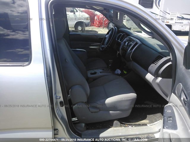 5TFLU4EN4CX040946 - 2012 TOYOTA TACOMA DOUBLE CAB ვერცხლისფერი ფოტო 5