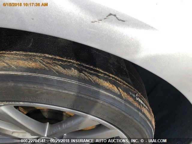 1VWDT7A30HC058756 - 2017 VOLKSWAGEN PASSAT R-LINE Gümüş foto 8