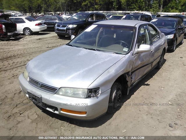 1HGCD5536TA151989 - 1996 HONDA ACCORD LX/EX SILVER photo 2