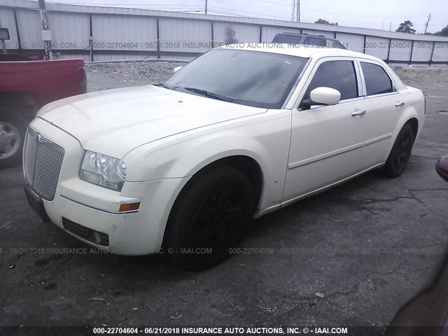 2C3AA53G05H667326 - 2005 CHRYSLER 300 TOURING WHITE photo 2