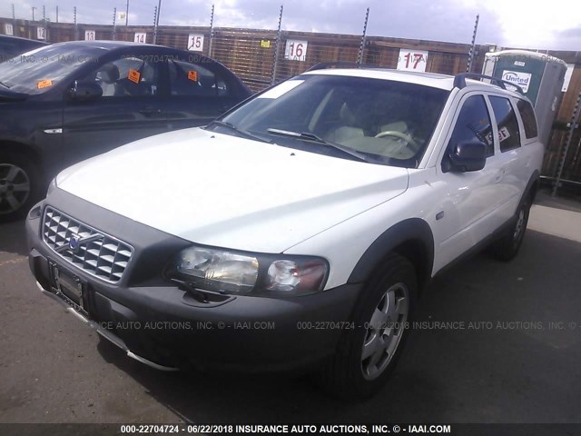 YV1SZ58D011041480 - 2001 VOLVO V70 XC WHITE photo 2