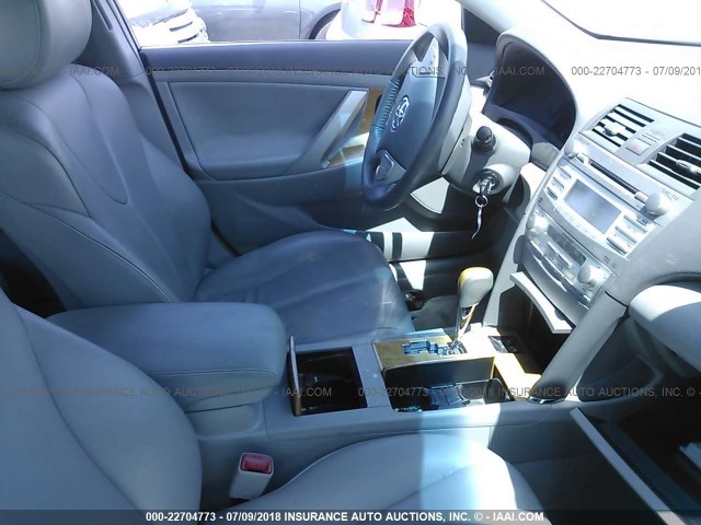 4T1BE46K77U614598 - 2007 TOYOTA CAMRY NEW GENERAT CE/LE/XLE/SE WHITE photo 5