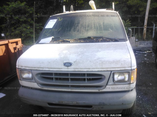 1FTNE24282HB72702 - 2002 FORD ECONOLINE E250 VAN WHITE photo 6