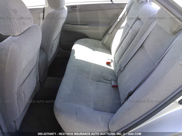 4T1BE32K94U359240 - 2004 TOYOTA CAMRY LE/XLE/SE 银色 照片 8