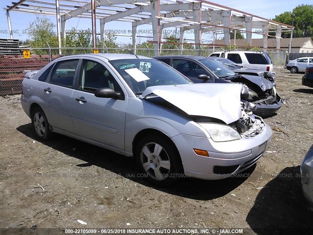 1FAFP34N27W208665 - 2007 FORD FOCUS ZX4/S/SE/SES SILVER photo 1