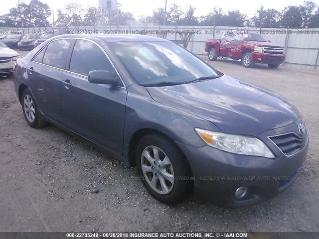 4T4BF3EK2BR208901 - 2011 TOYOTA CAMRY SE/LE/XLE ნაცრისფერი ფოტო 1