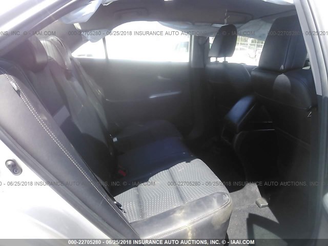 4T1BF1FK4EU417056 - 2014 TOYOTA CAMRY L/SE/LE/XLE Gümüş foto 8