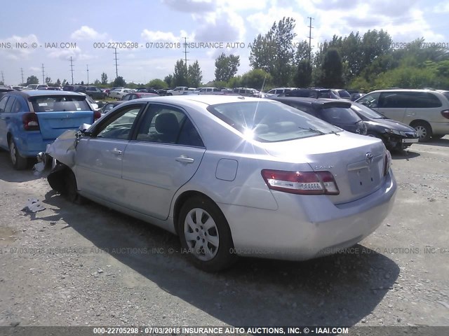 4T1BF3EKXAU064913 - 2010 TOYOTA CAMRY SE/LE/XLE GRAY photo 3