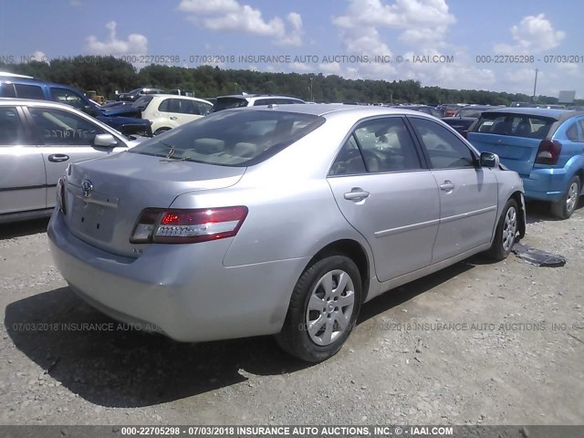 4T1BF3EKXAU064913 - 2010 TOYOTA CAMRY SE/LE/XLE GRAY photo 4