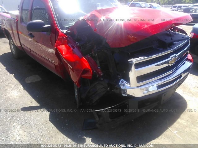 1GCSKREA6AZ294381 - 2010 CHEVROLET SILVERADO K1500 LS RED photo 6