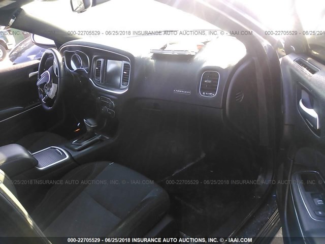 2C3CDXHG6GH179859 - 2016 DODGE CHARGER SXT Navy photo 5