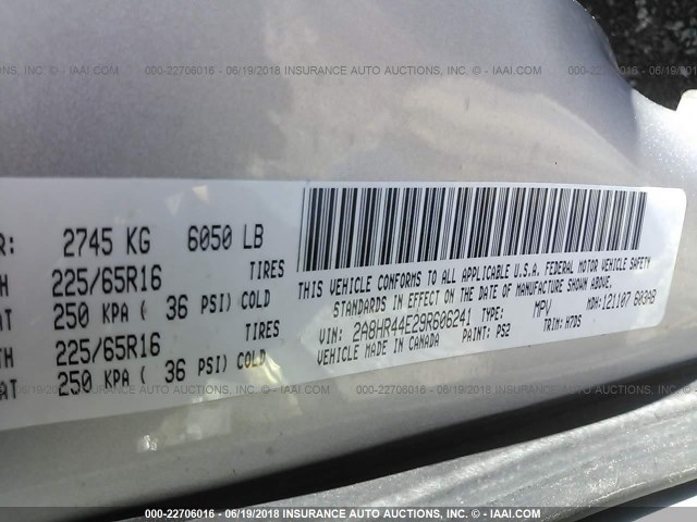 2A8HR44E29R606241 - 2009 CHRYSLER TOWN & COUNTRY LX SILVER photo 9