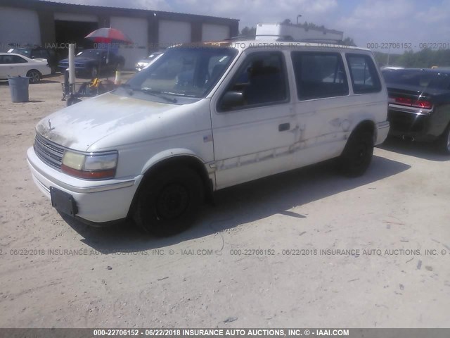 2P4GH2534NR616539 - 1992 PLYMOUTH VOYAGER WHITE photo 2