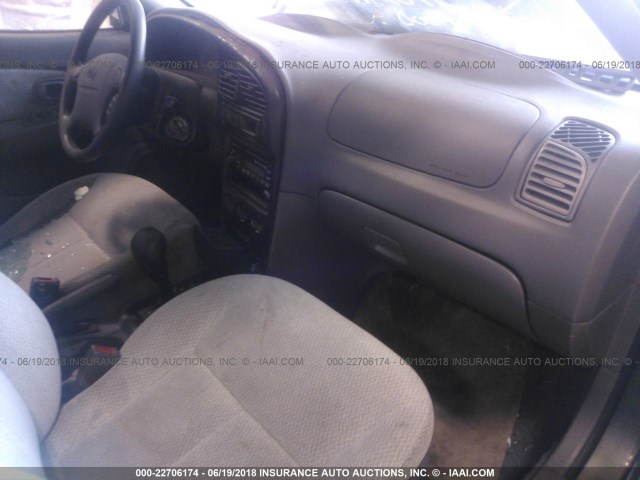 KNAFB121335248280 - 2003 KIA SPECTRA LS GRAY photo 5