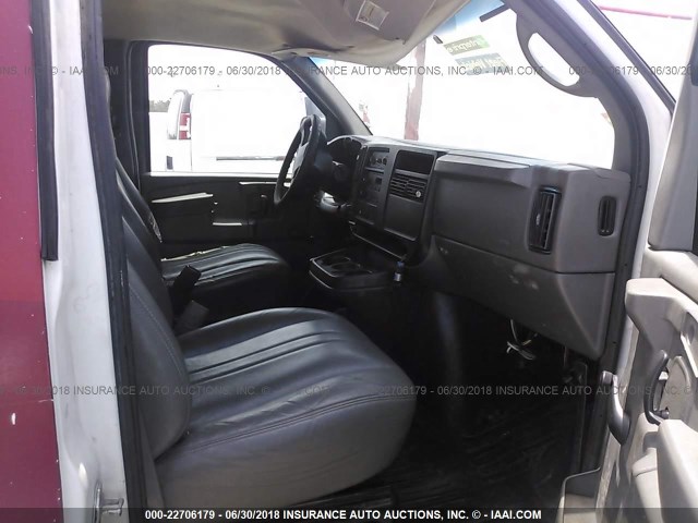 1GBHG31U671227560 - 2007 CHEVROLET EXPRESS G3500  Unknown photo 5