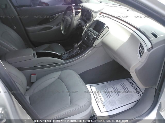 1G4GE5GVXAF195212 - 2010 BUICK LACROSSE CXS SILVER photo 5