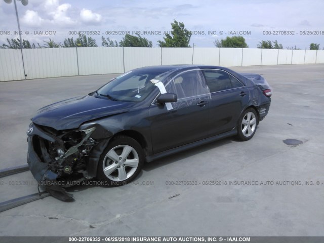 4T1BF3EK0AU039857 - 2010 TOYOTA CAMRY SE/LE/XLE 灰色 照片 2