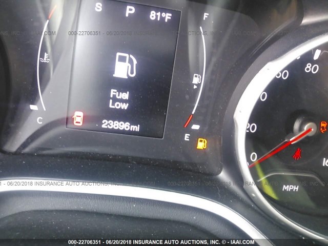 3C4NJDBB7HT674699 - 2017 JEEP COMPASS LATITUDE 灰色 照片 7