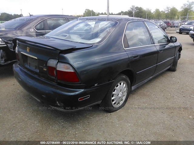 1HGCD5652TA152573 - 1996 HONDA ACCORD EX/EX-R GREEN photo 4