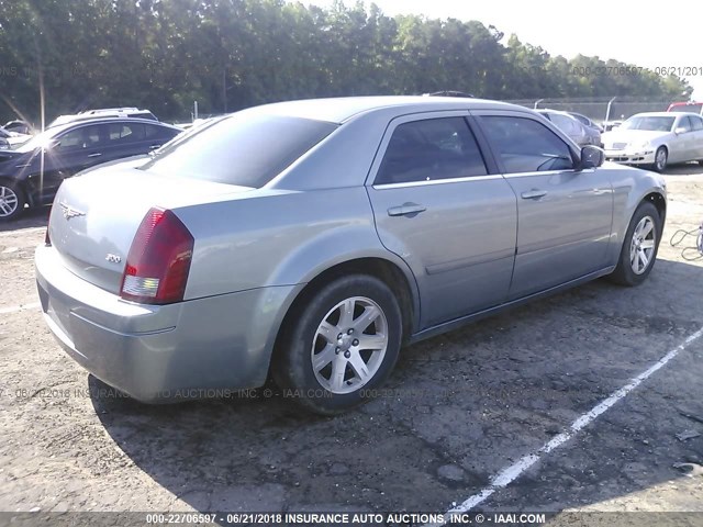 2C3LA43R46H330745 - 2006 CHRYSLER 300 BLUE photo 4