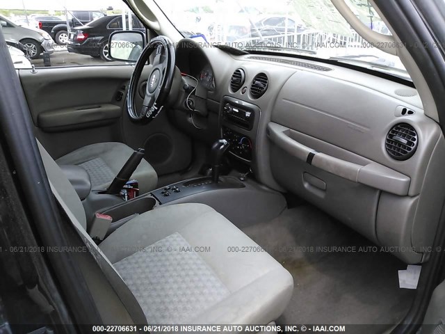 1J4GL38K25W641615 - 2005 JEEP LIBERTY RENEGADE BLACK photo 5