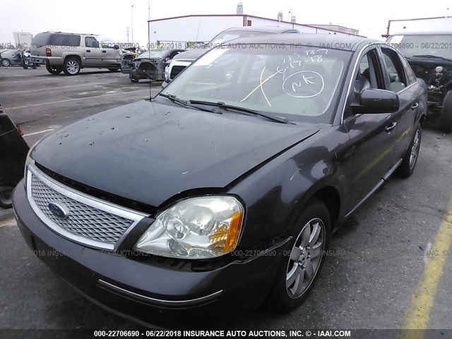 1FAFP27167G111031 - 2007 FORD FIVE HUNDRED SEL GRAY photo 2