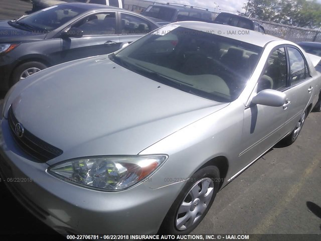JTDBE32K430160963 - 2003 TOYOTA CAMRY LE/XLE GRAY photo 2