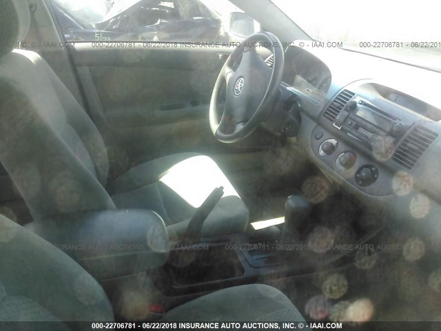 JTDBE32K430160963 - 2003 TOYOTA CAMRY LE/XLE GRAY photo 5
