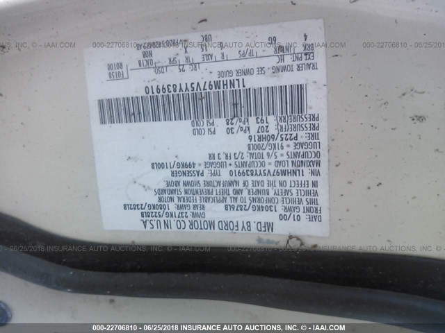 1LNHM97V5YY839910 - 2000 LINCOLN CONTINENTAL  CREAM photo 9