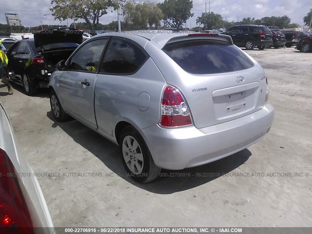 KMHCM36C79U130587 - 2009 HYUNDAI ACCENT GS SILVER photo 3