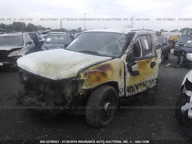 1FMPU16L34LB78107 - 2004 FORD EXPEDITION XLT WHITE photo 2