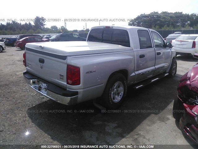 1D7HW58N08S602742 - 2008 DODGE DAKOTA QUAD LARAMIE SILVER photo 4