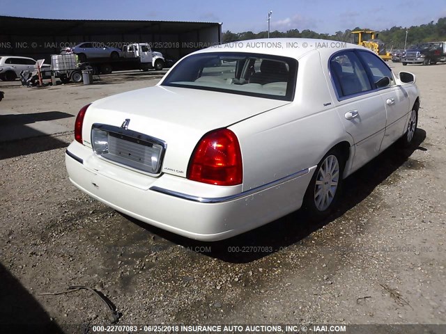 1LNHM81V77Y614020 - 2007 LINCOLN TOWN CAR SIGNATURE WHITE photo 4