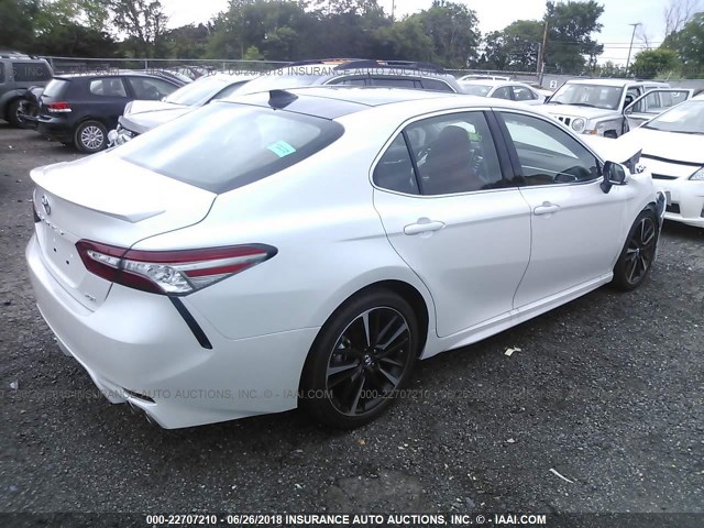 4T1B61HK0JU080683 - 2018 TOYOTA CAMRY XSE WHITE photo 4