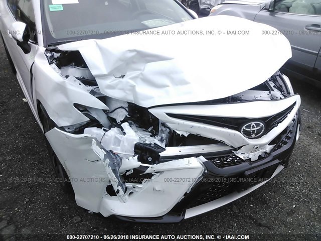 4T1B61HK0JU080683 - 2018 TOYOTA CAMRY XSE WHITE photo 6