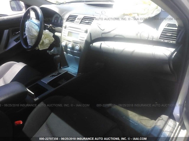 4T1BF3EK3AU501439 - 2010 TOYOTA CAMRY SE/LE/XLE 灰色 照片 5