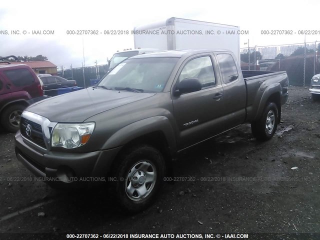 5TFUX4EN2BX006241 - 2011 TOYOTA TACOMA ACCESS CAB BROWN photo 2