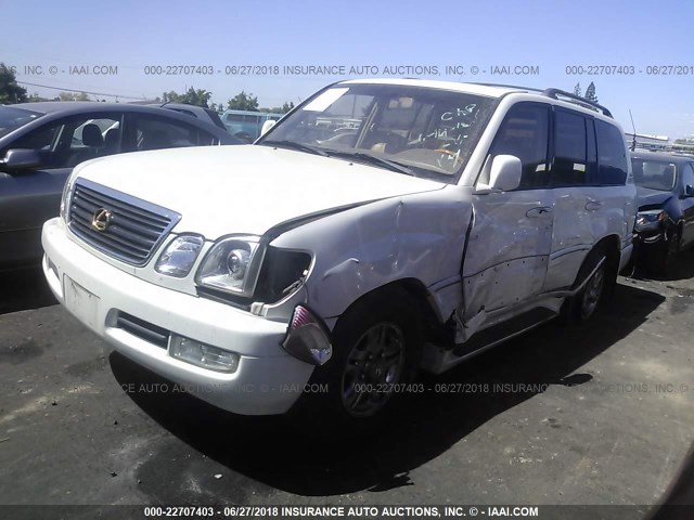 JTJHT00W413502747 - 2001 LEXUS LX 470 WHITE photo 2